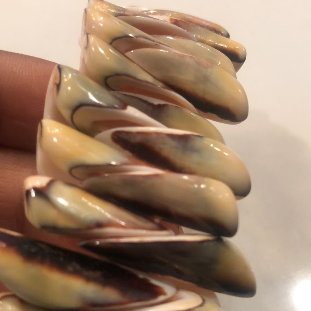 Shell bracelet - Picture 2 of 3